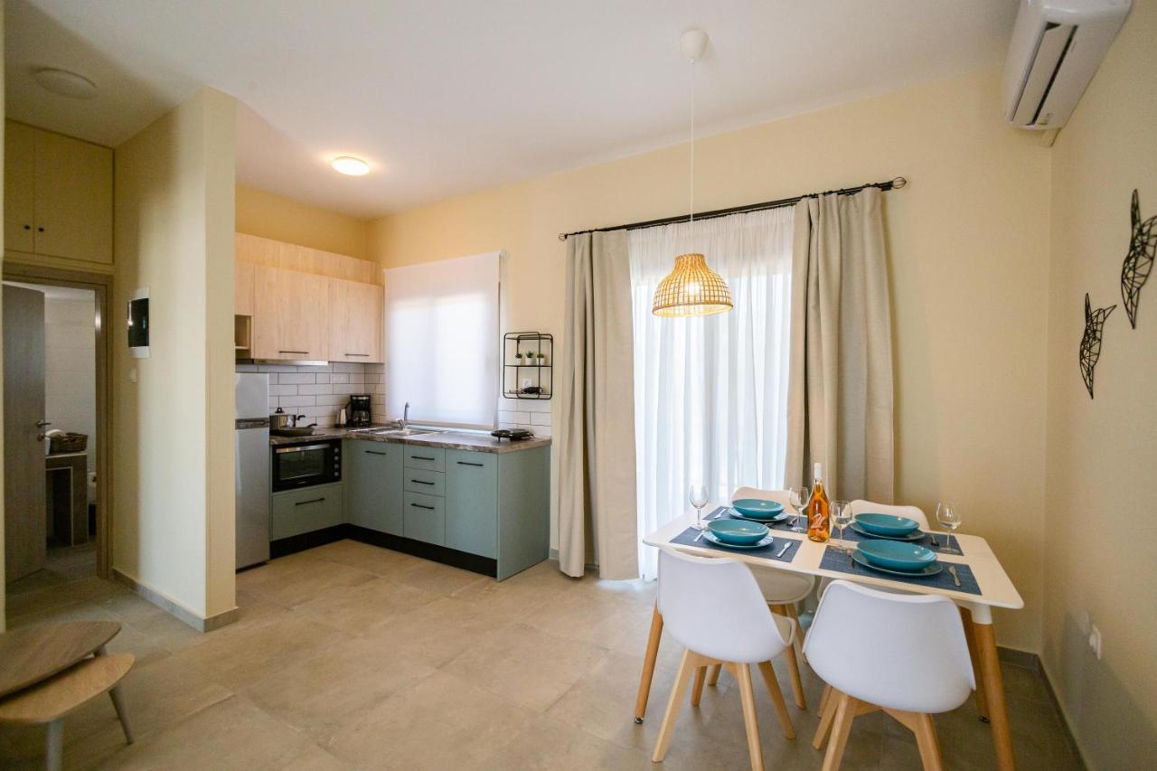 Varkes Suites 2 Néa Mudaniá Kültér fotó