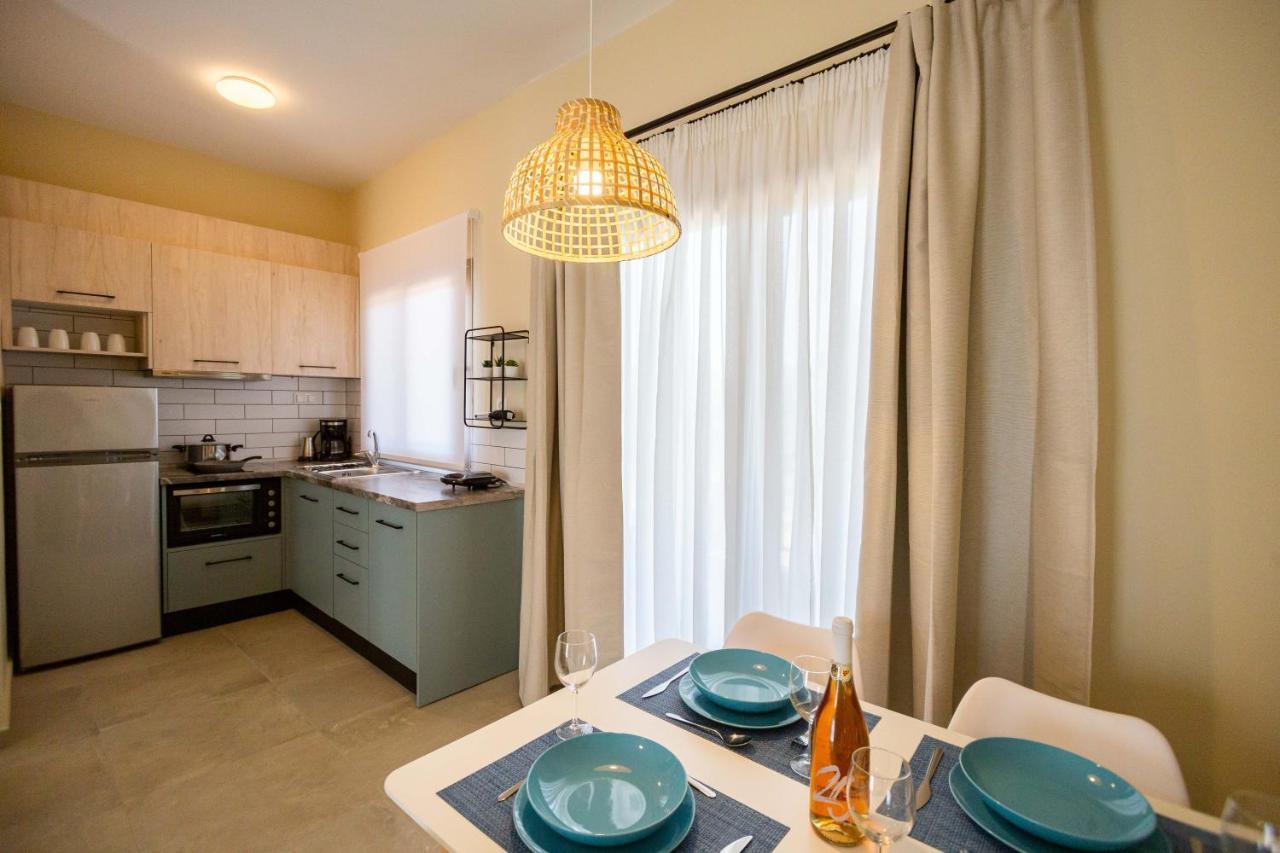 Varkes Suites 2 Néa Mudaniá Kültér fotó