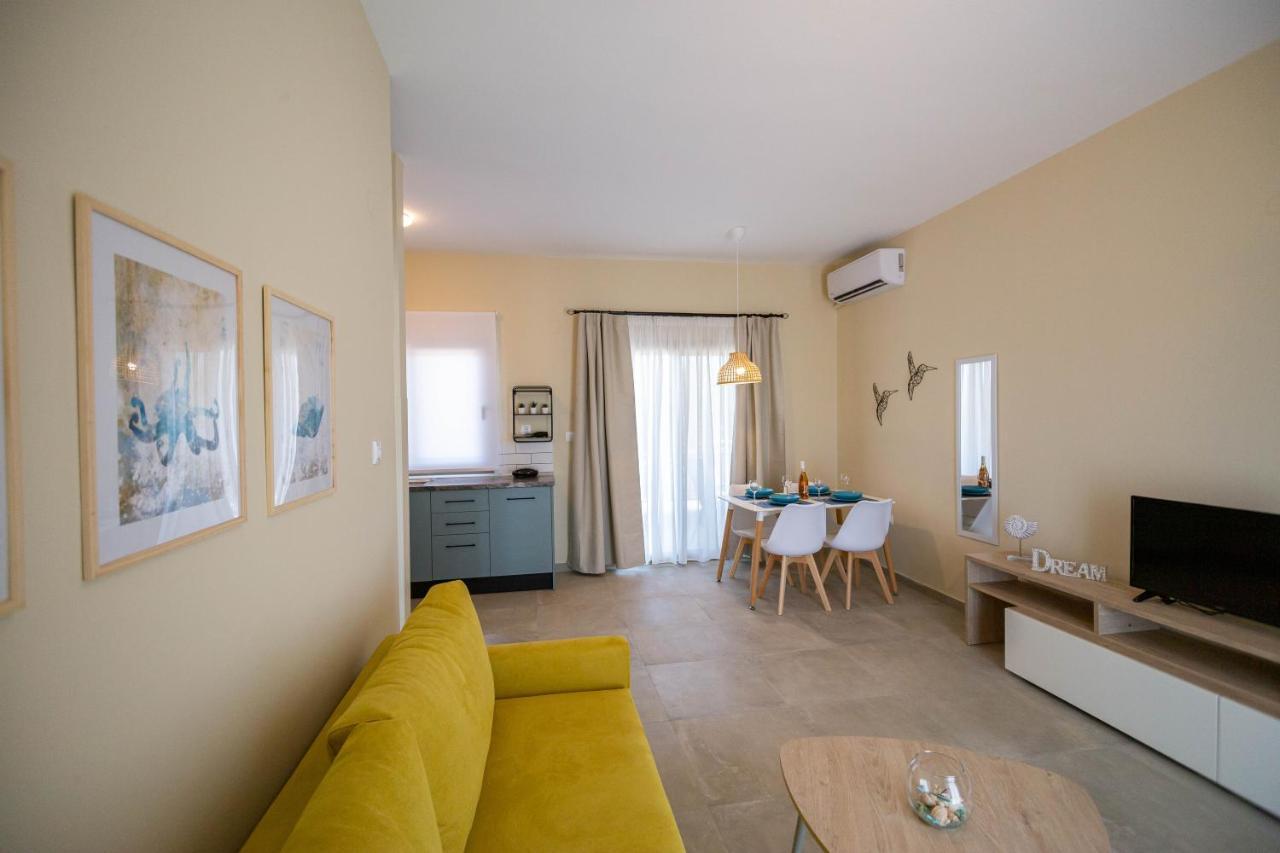 Varkes Suites 2 Néa Mudaniá Kültér fotó